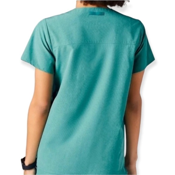 FIGS E.A.C. Lekei Utility Scrub Top - Picture 8 of 10